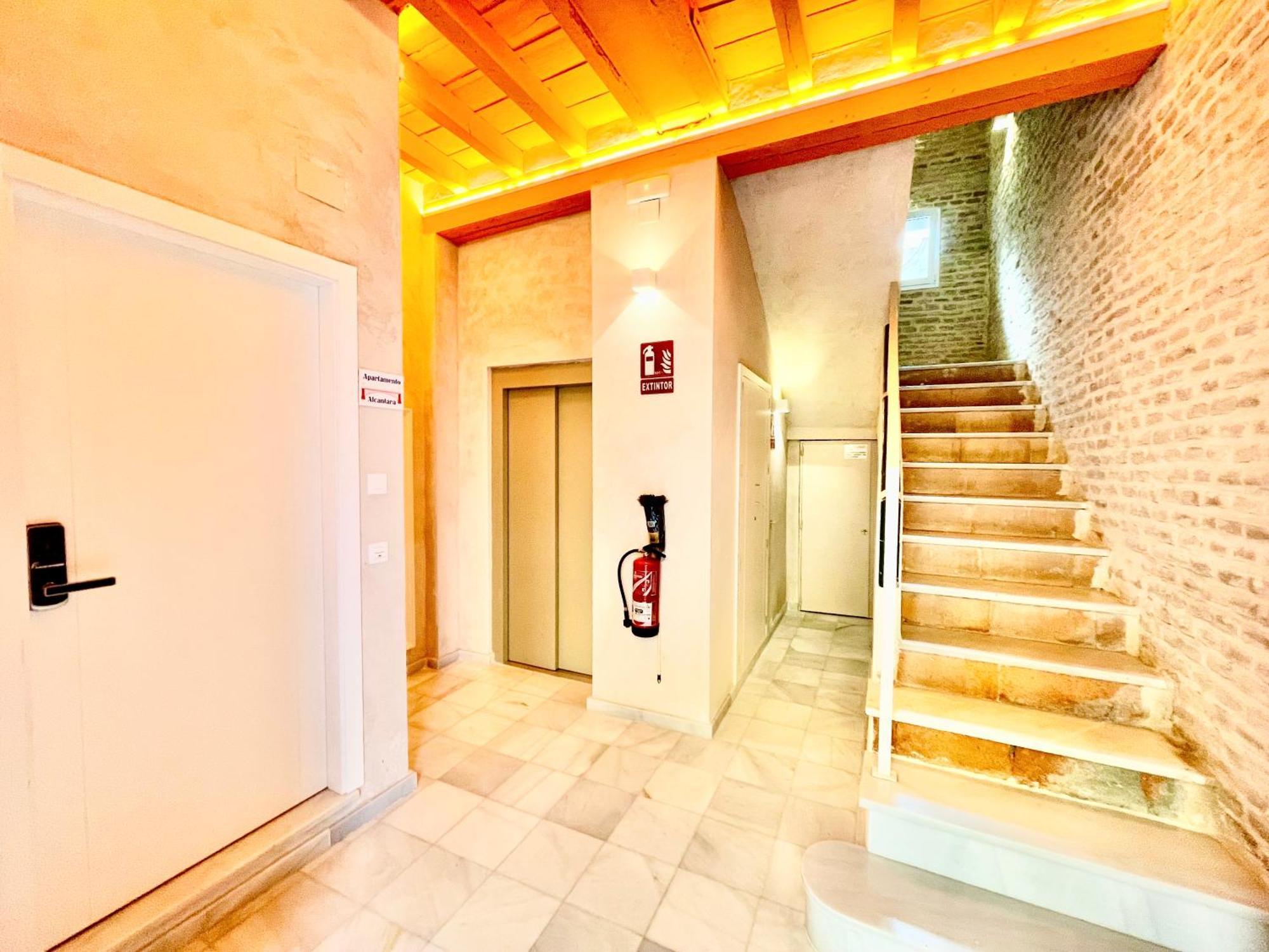 Click Triana Apartment 塞维利亚 外观 照片